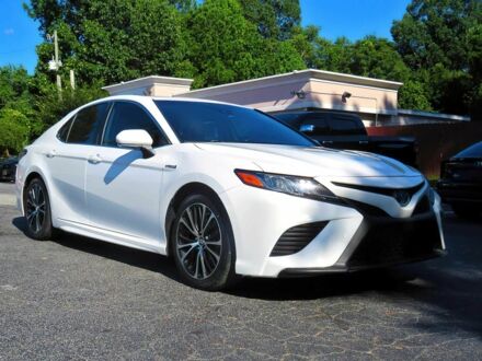 Белый Тойота Камри, объемом двигателя 2.5 л и пробегом 45 тыс. км за 9900 $, фото 1 на Automoto.ua