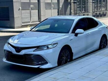 Белый Тойота Камри, объемом двигателя 2.5 л и пробегом 105 тыс. км за 18000 $, фото 1 на Automoto.ua