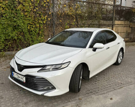 Тойота Камрі 2019 у Києві на Automoto.ua Білий Тойота Камрі, об'ємом двигуна 2.49 л та пробігом 265 тис. км за 24000 $, фото 1 на Automoto.ua