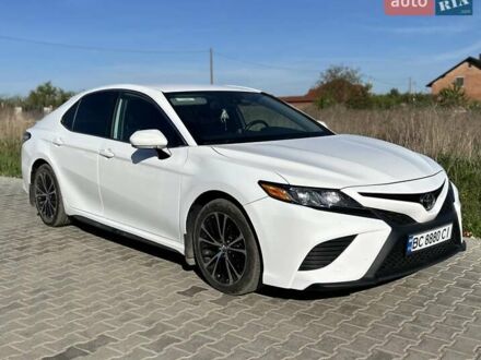 Тойота Камри 2020 в Львове на Automoto.ua Белый Тойота Камри, объемом двигателя 2.49 л и пробегом 115 тыс. км за 22300 $, фото 1 на Automoto.ua