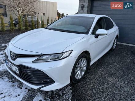 Тойота Камри 2020 в Луцке на Automoto.ua Белый Тойота Камри, объемом двигателя 2.49 л и пробегом 131 тыс. км за 21900 $, фото 1 на Automoto.ua