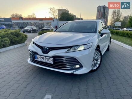 Белый Тойота Камри, объемом двигателя 2.49 л и пробегом 70 тыс. км за 29000 $, фото 1 на Automoto.ua