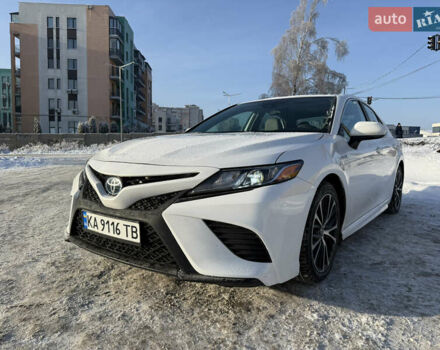 Белый Тойота Камри, объемом двигателя 2.49 л и пробегом 100 тыс. км за 24500 $, фото 1 на Automoto.ua