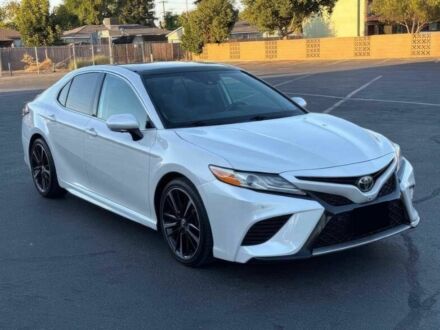 Белый Тойота Камри, объемом двигателя 2.5 л и пробегом 43 тыс. км за 8400 $, фото 1 на Automoto.ua