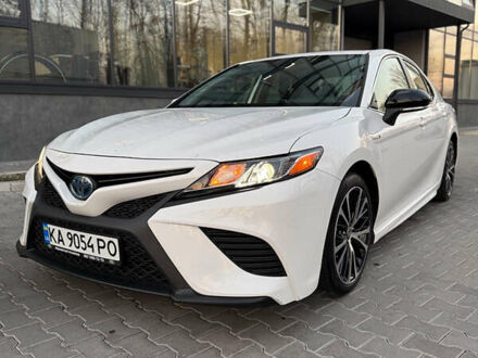 Білий Тойота Камрі, об'ємом двигуна 2.49 л та пробігом 58 тис. км за 20500 $, фото 1 на Automoto.ua