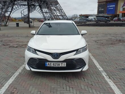 Белый Тойота Камри, объемом двигателя 2.5 л и пробегом 80 тыс. км за 23900 $, фото 1 на Automoto.ua