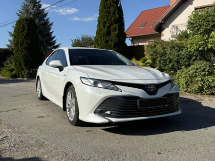 Тойота Камри 2020 в Киеве на Automoto.ua Белый Тойота Камри, объемом двигателя 2.49 л и пробегом 200 тыс. км за 27000 $, фото 1 на Automoto.ua