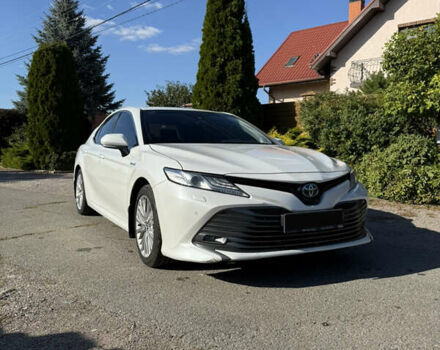 Белый Тойота Камри, объемом двигателя 2.49 л и пробегом 200 тыс. км за 27000 $, фото 1 на Automoto.ua