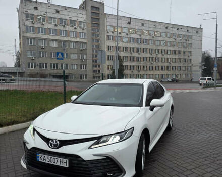 Белый Тойота Камри, объемом двигателя 2.49 л и пробегом 93 тыс. км за 26555 $, фото 1 на Automoto.ua