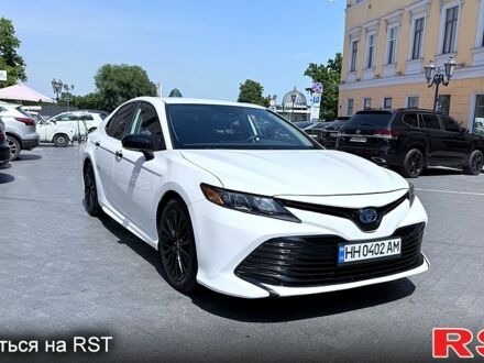 Тойота Камри 2021 в Одессе на Automoto.ua Белый Тойота Камри, объемом двигателя 2.5 л и пробегом 100 тыс. км за 36500 $, фото 1 на Automoto.ua