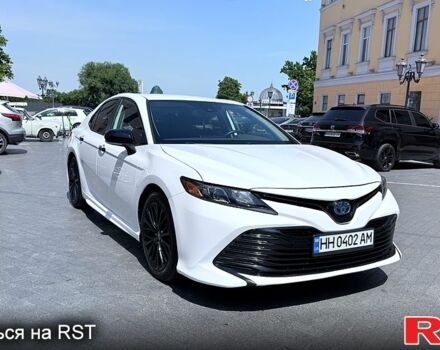 Білий Тойота Камрі, об'ємом двигуна 2.5 л та пробігом 100 тис. км за 36500 $, фото 1 на Automoto.ua