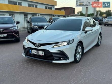 Белый Тойота Камри, объемом двигателя 2.49 л и пробегом 123 тыс. км за 23000 $, фото 1 на Automoto.ua