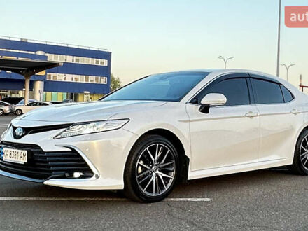 Тойота Камри 2021 в Киеве на Automoto.ua Белый Тойота Камри, объемом двигателя 2.49 л и пробегом 70 тыс. км за 39900 $, фото 1 на Automoto.ua