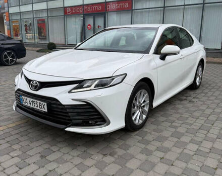 Белый Тойота Камри, объемом двигателя 2.49 л и пробегом 68 тыс. км за 22900 $, фото 1 на Automoto.ua