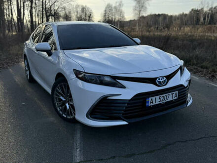 Белый Тойота Камри, объемом двигателя 2.49 л и пробегом 86 тыс. км за 24000 $, фото 1 на Automoto.ua