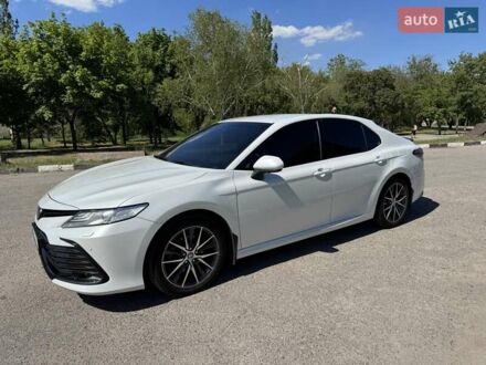 Тойота Камри 2021 в Запорожье на Automoto.ua Белый Тойота Камри, объемом двигателя 2.49 л и пробегом 142 тыс. км за 32500 $, фото 1 на Automoto.ua