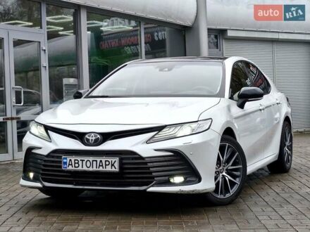 Белый Тойота Камри, объемом двигателя 2.49 л и пробегом 164 тыс. км за 25700 $, фото 1 на Automoto.ua