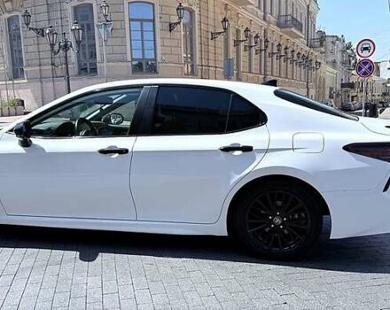 Білий Тойота Камрі, об'ємом двигуна 2.5 л та пробігом 100 тис. км за 36500 $, фото 1 на Automoto.ua