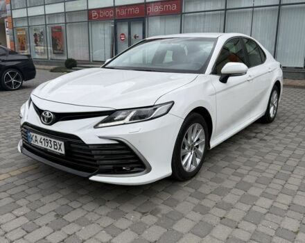 Белый Тойота Камри, объемом двигателя 2.5 л и пробегом 68 тыс. км за 22900 $, фото 1 на Automoto.ua