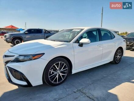 Белый Тойота Камри, объемом двигателя 2.5 л и пробегом 95 тыс. км за 8500 $, фото 1 на Automoto.ua