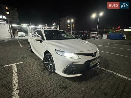 Білий Тойота Камрі, об'ємом двигуна 2.49 л та пробігом 128 тис. км за 29999 $, фото 1 на Automoto.ua