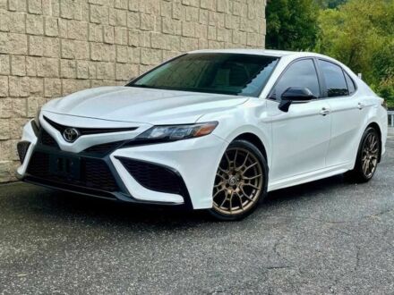 Белый Тойота Камри, объемом двигателя 2 л и пробегом 21 тыс. км за 22000 $, фото 1 на Automoto.ua