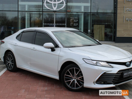 Белый Тойота Камри, объемом двигателя 2.5 л и пробегом 23 тыс. км за 39174 $, фото 1 на Automoto.ua