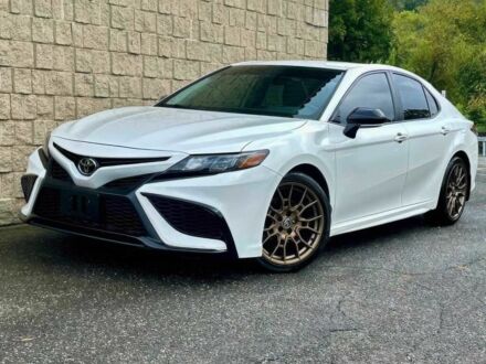 Белый Тойота Камри, объемом двигателя 2.5 л и пробегом 21 тыс. км за 12200 $, фото 1 на Automoto.ua