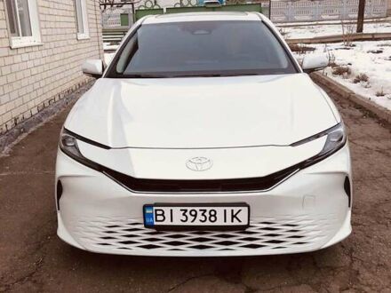 Тойота Камрі 2024 у Полтаві на Automoto.ua Білий Тойота Камрі, об'ємом двигуна 2 л та пробігом 4 тис. км за 35000 $, фото 1 на Automoto.ua