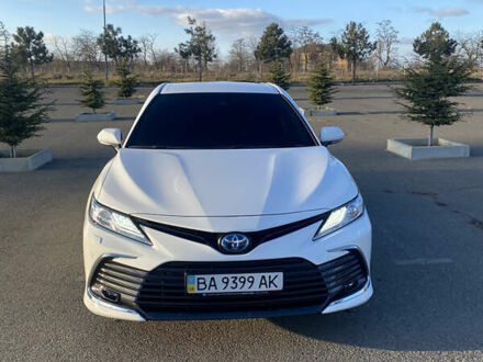Тойота Камрі 2024 у Кропивницькому (Кіровограді) на Automoto.ua Білий Тойота Камрі, об'ємом двигуна 2.49 л та пробігом 28 тис. км за 41500 $, фото 1 на Automoto.ua