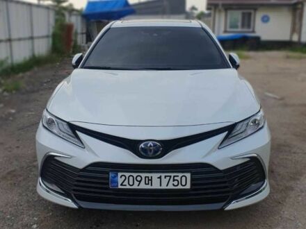 Белый Тойота Камри, объемом двигателя 2.5 л и пробегом 22 тыс. км за 27600 $, фото 1 на Automoto.ua