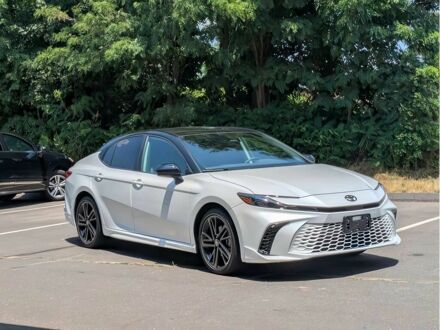 Тойота Камри 2025 в Ужгороде на Automoto.ua Белый Тойота Камри, объемом двигателя 2.5 л и пробегом 9 тыс. км за 28300 $, фото 1 на Automoto.ua