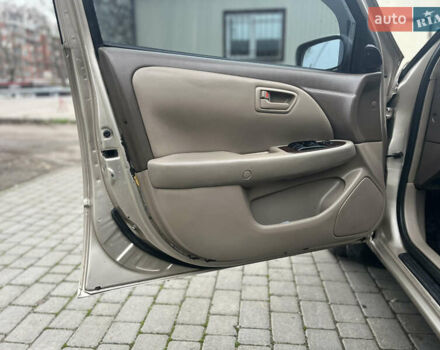 Бежевий Тойота Камрі, об'ємом двигуна 3 л та пробігом 350 тис. км за 3200 $, фото 6 на Automoto.ua