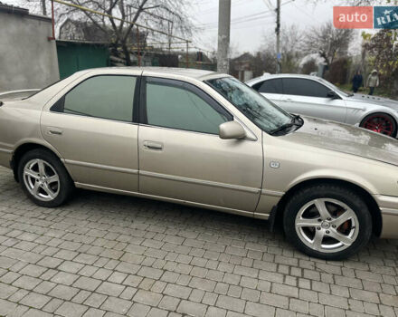 Бежевий Тойота Камрі, об'ємом двигуна 3 л та пробігом 350 тис. км за 3200 $, фото 1 на Automoto.ua
