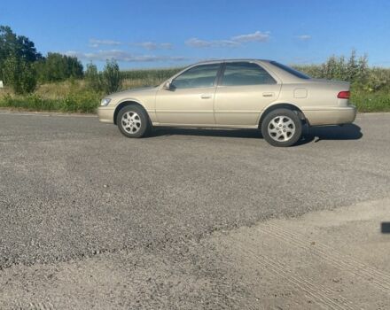 Бежевый Тойота Камри, объемом двигателя 3 л и пробегом 350 тыс. км за 3700 $, фото 1 на Automoto.ua