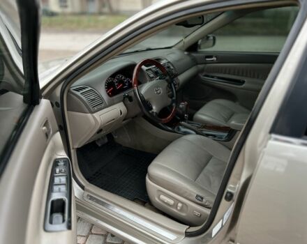 Бежевий Тойота Камрі, об'ємом двигуна 2.4 л та пробігом 354 тис. км за 4900 $, фото 4 на Automoto.ua