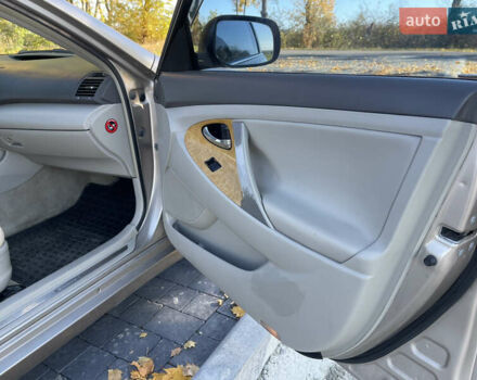 Бежевий Тойота Камрі, об'ємом двигуна 3.5 л та пробігом 262 тис. км за 7990 $, фото 7 на Automoto.ua