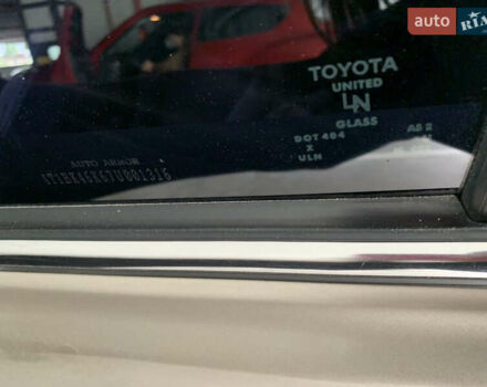 Бежевый Тойота Камри, объемом двигателя 3.5 л и пробегом 245 тыс. км за 10300 $, фото 9 на Automoto.ua
