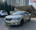Бежевый Тойота Камри, объемом двигателя 3.5 л и пробегом 280 тыс. км за 8000 $, фото 1 на Automoto.ua