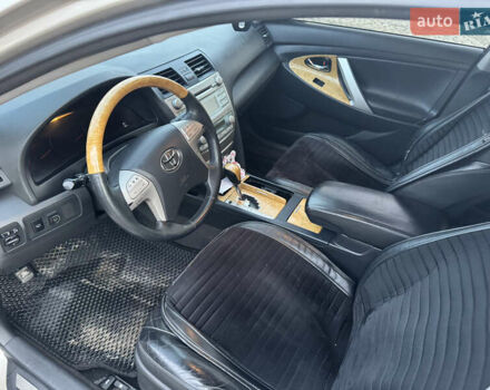 Бежевый Тойота Камри, объемом двигателя 3.46 л и пробегом 332 тыс. км за 9500 $, фото 3 на Automoto.ua