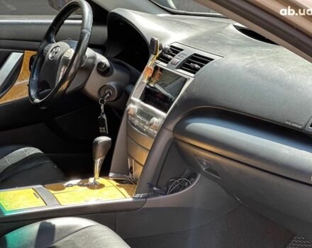 Бежевий Тойота Камрі, об'ємом двигуна 2.4 л та пробігом 325 тис. км за 9890 $, фото 18 на Automoto.ua