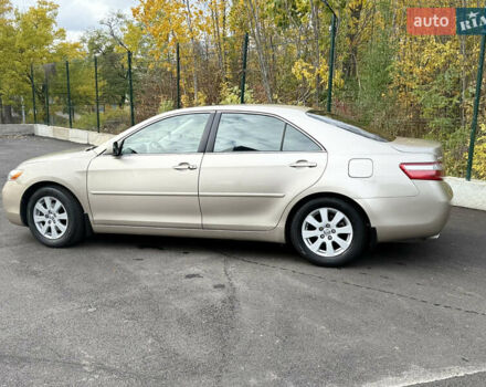 Бежевий Тойота Камрі, об'ємом двигуна 3.5 л та пробігом 183 тис. км за 10700 $, фото 2 на Automoto.ua