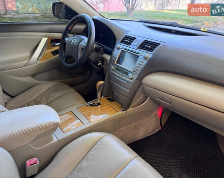 Бежевий Тойота Камрі, об'ємом двигуна 3.46 л та пробігом 289 тис. км за 6200 $, фото 8 на Automoto.ua