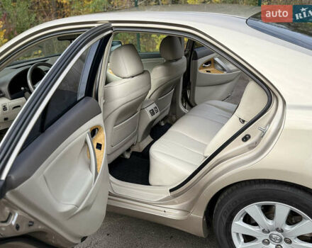 Бежевий Тойота Камрі, об'ємом двигуна 3.5 л та пробігом 183 тис. км за 10700 $, фото 11 на Automoto.ua