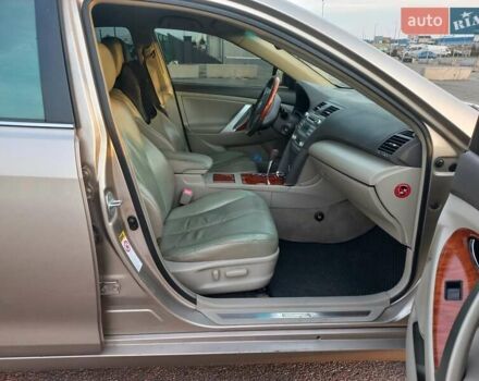 Бежевий Тойота Камрі, об'ємом двигуна 3.46 л та пробігом 228 тис. км за 10400 $, фото 4 на Automoto.ua