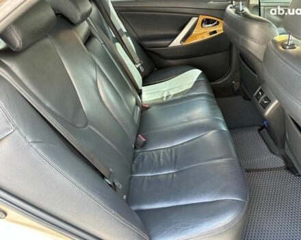 Бежевий Тойота Камрі, об'ємом двигуна 2.4 л та пробігом 325 тис. км за 9890 $, фото 16 на Automoto.ua