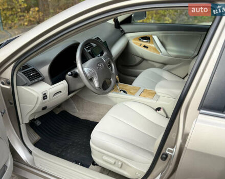 Бежевий Тойота Камрі, об'ємом двигуна 3.5 л та пробігом 183 тис. км за 10700 $, фото 9 на Automoto.ua