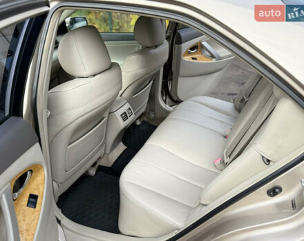 Бежевий Тойота Камрі, об'ємом двигуна 3.5 л та пробігом 183 тис. км за 10700 $, фото 10 на Automoto.ua