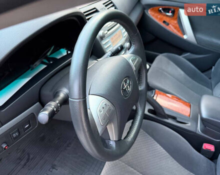 Тойота Камри 2008 в Харькове на Automoto.ua Бежевый Тойота Камри, объемом двигателя 2.4 л и пробегом 73 тыс. км за 10000 $, фото 79 на Automoto.ua