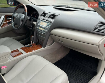 Бежевий Тойота Камрі, об'ємом двигуна 3.5 л та пробігом 170 тис. км за 9900 $, фото 45 на Automoto.ua